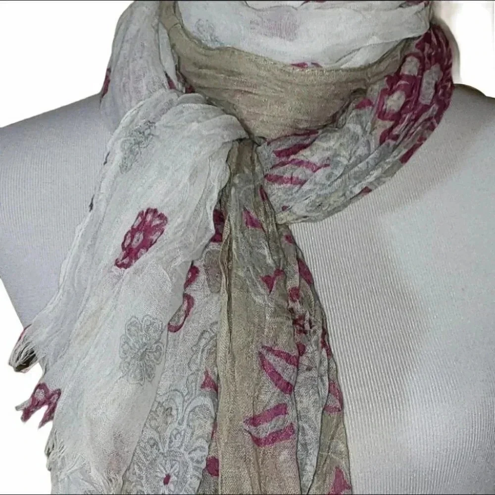 Gorgeous‎ delicate floral scarf/wrap